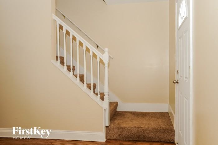 3909 North Park Street - Photo 3 of 13