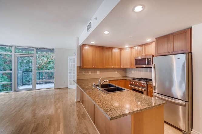 1420 Terry Avenue #508 - Photo 3 of 11