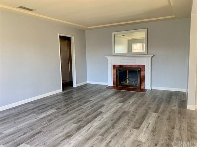 15053 Howellhurst Drive - Photo 2 of 10