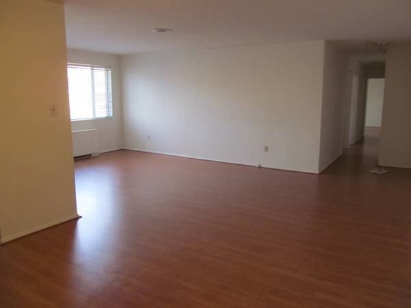 Ken Mil - Photo 2 of 11