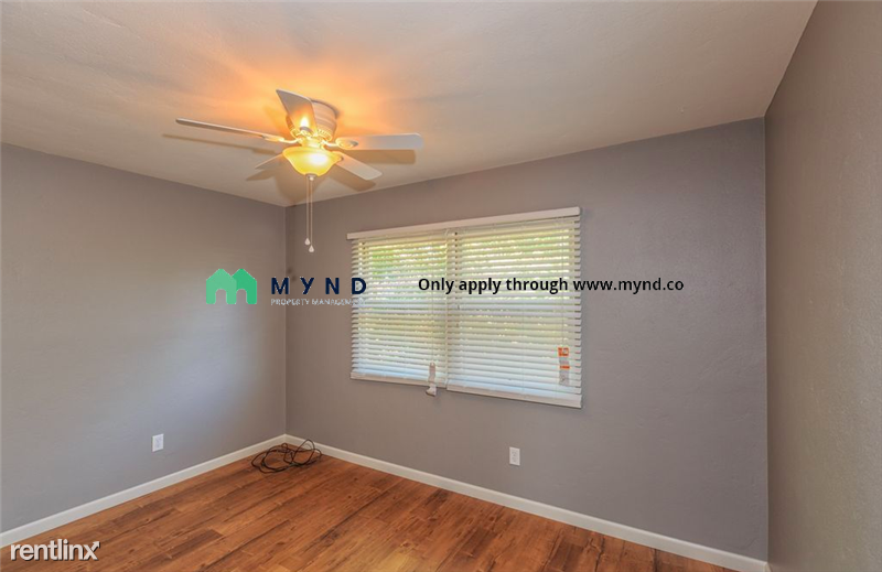 6773 Mohawk St - Photo 3 of 9