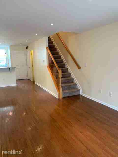 917 Myrtle Ave - Photo 3 of 18