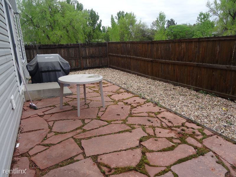 326 Plowman Ct - Photo 3 of 13