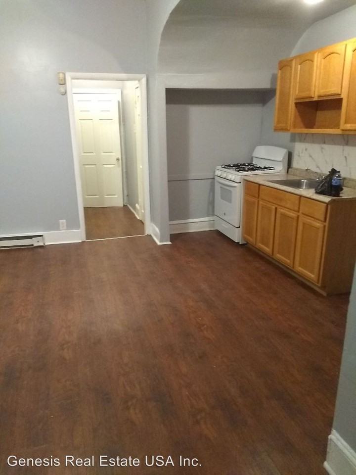 4520 N Broad Street - Photo 3 of 5