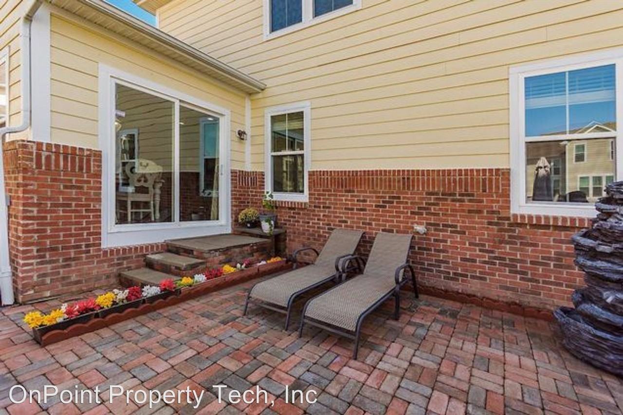 7865 Avaleen Cir N - Photo 2 of 50