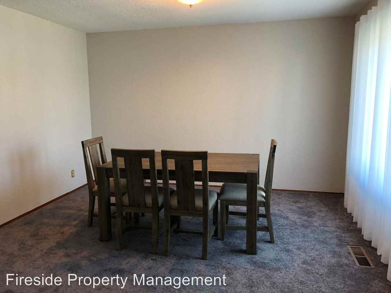 3150 Valmaine Ct - Photo 3 of 14