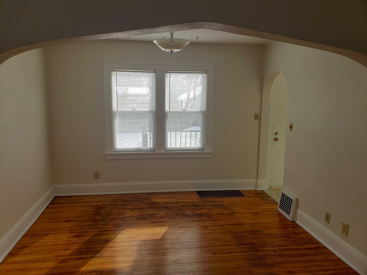 448 2nd Ave S - Photo 2 of 10