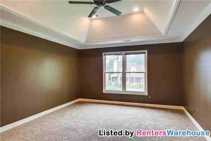 6869 Collinswood Dr - Photo 3 of 18