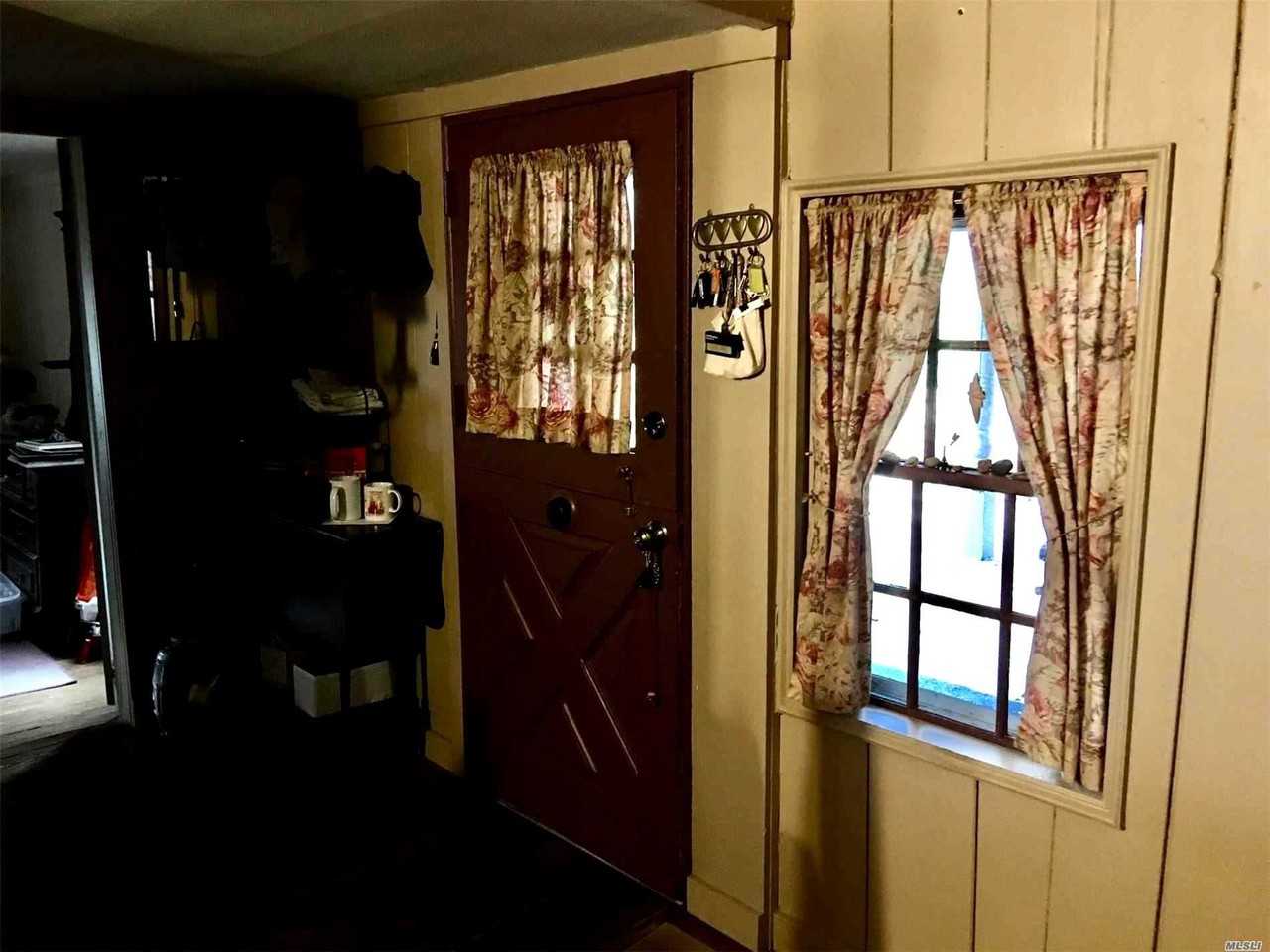 48 Sandy Hollow Rd - Photo 2 of 20