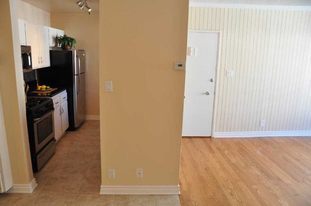 N. Ardmore Ave. & Romaine St. - Photo 4 of 29