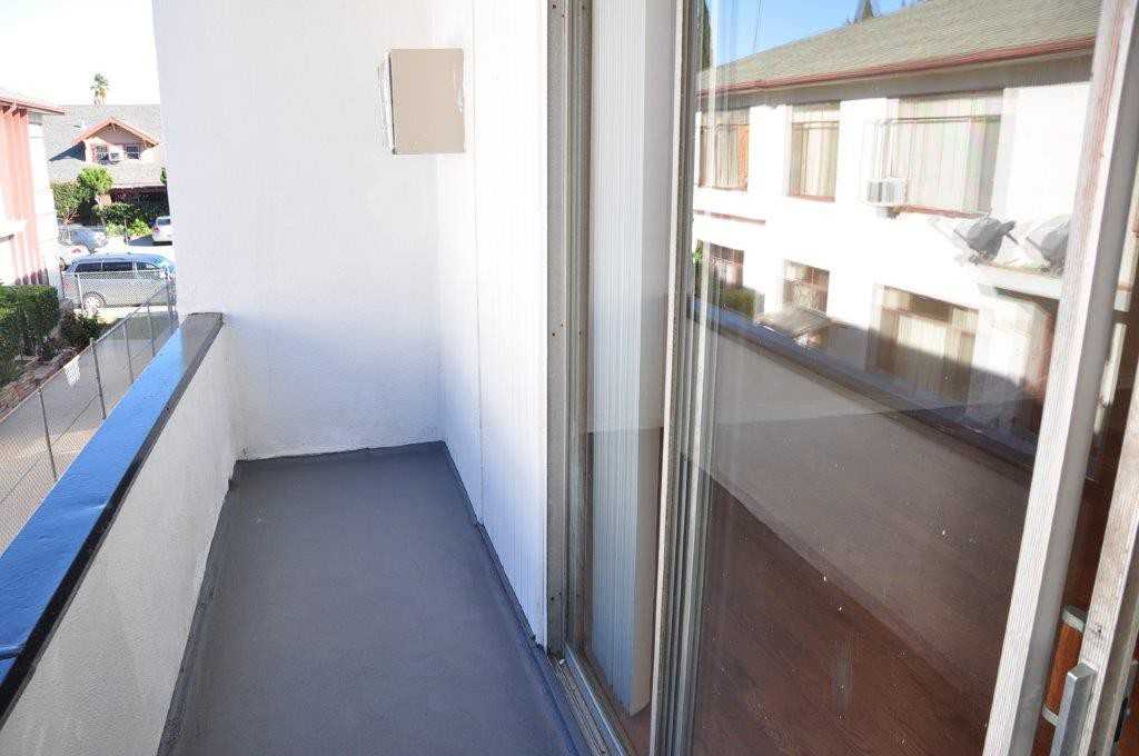 N. Ardmore Ave. & Romaine St. - Photo 5 of 29