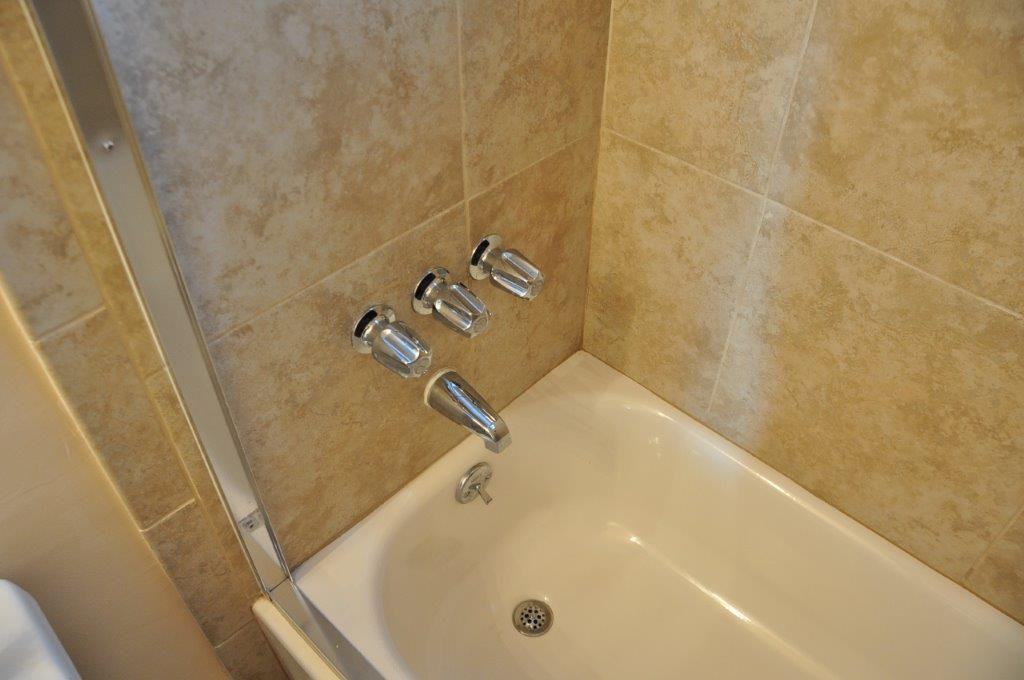 N. Ardmore Ave. & Romaine St. - Photo 6 of 29