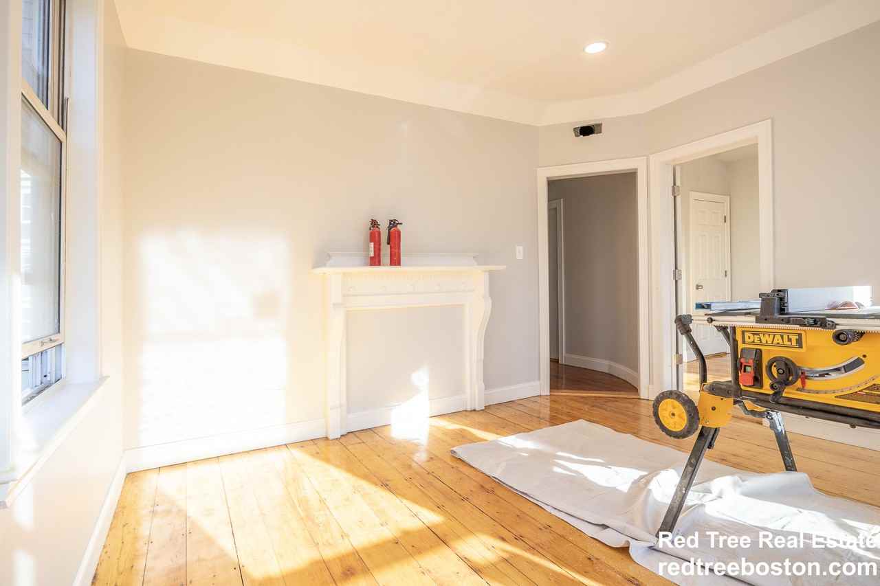 48 Green Street - Photo 2 of 14
