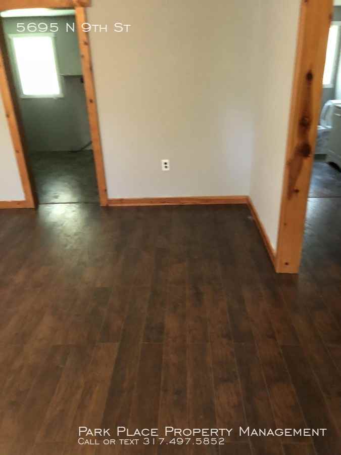 5695 N 9th St - Photo 2 of 10