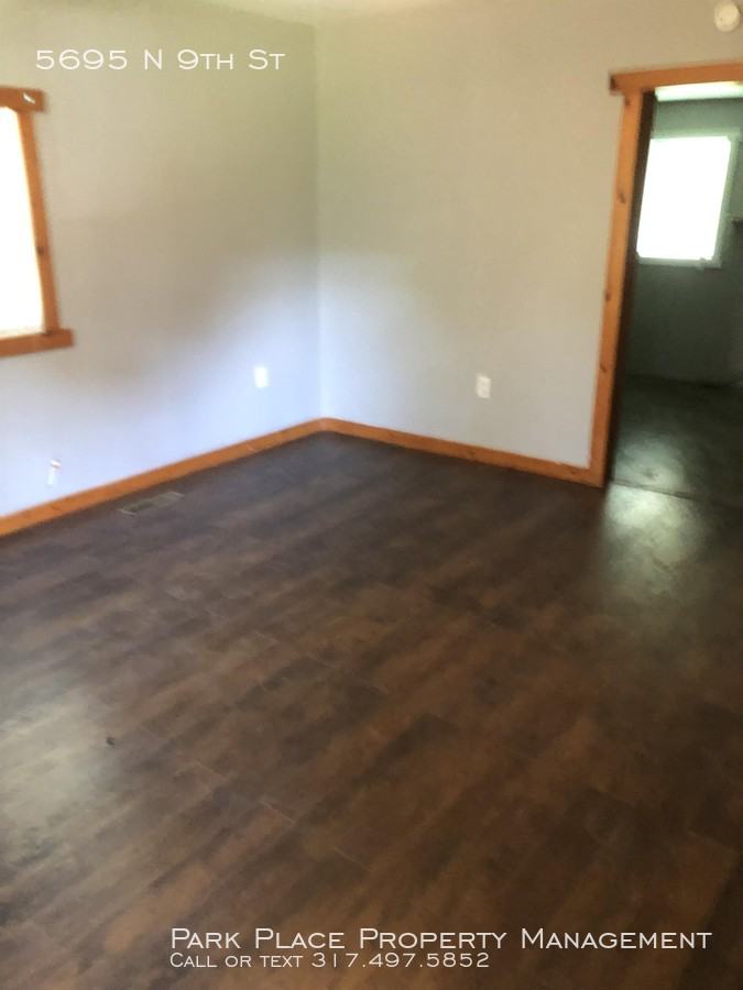 5695 N 9th St - Photo 3 of 10