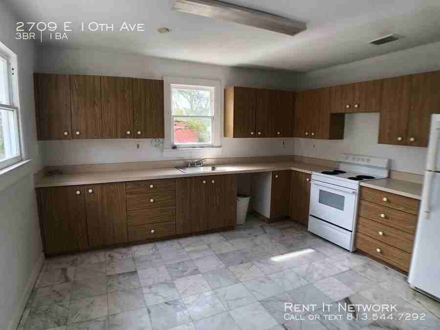 2709 E 10th Ave - Photo 2 of 9