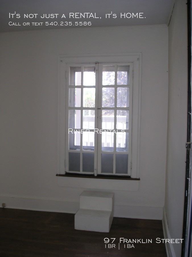 97 Franklin St - Photo 4 of 9