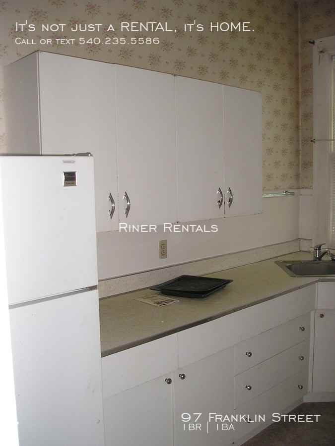 97 Franklin St - Photo 6 of 9