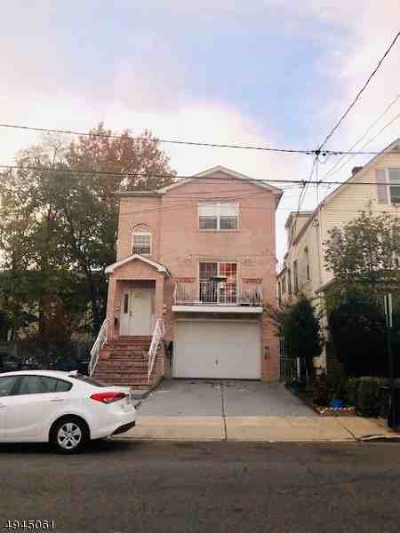 448 Catherine St. - Photo 2 of 9