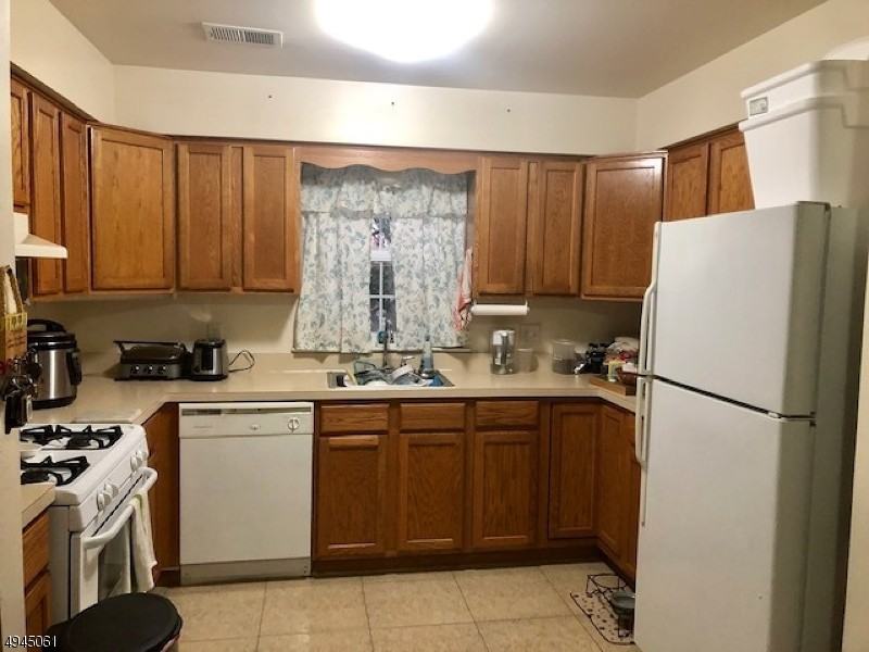 448 Catherine St. - Photo 3 of 9