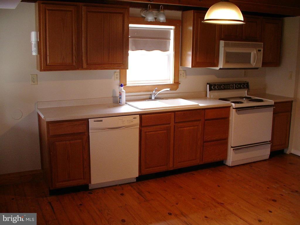 4469 Martinsburg Pike - Photo 2 of 16