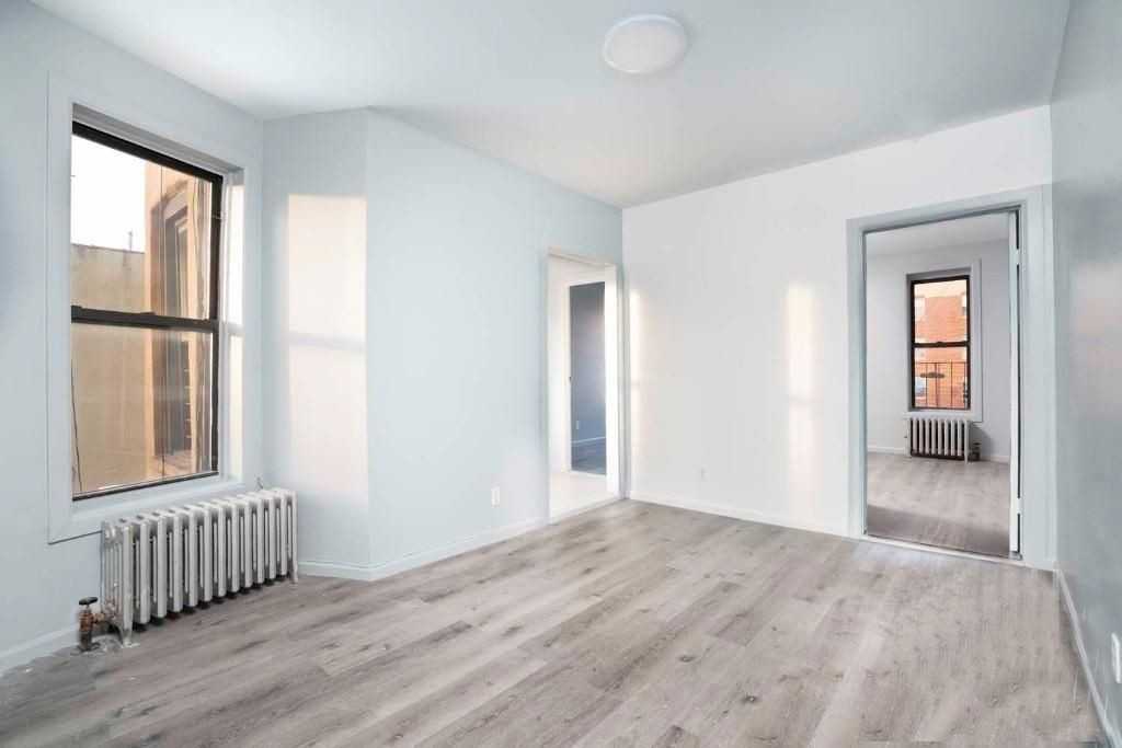 E 116th St & 1st Avenue #2Z