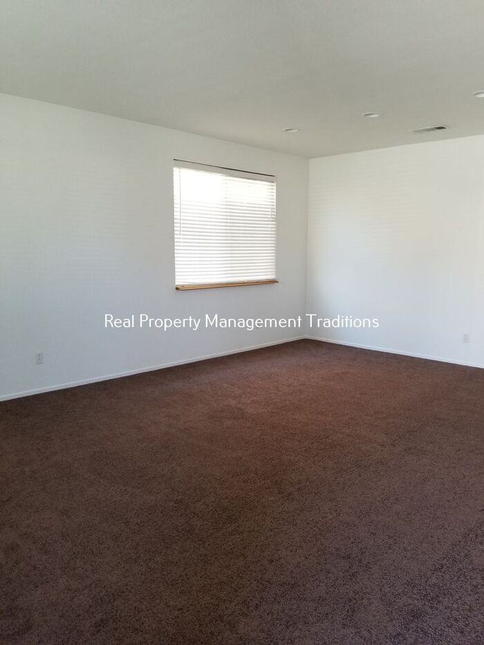 3048 West Lingard Street - Photo 3 of 19