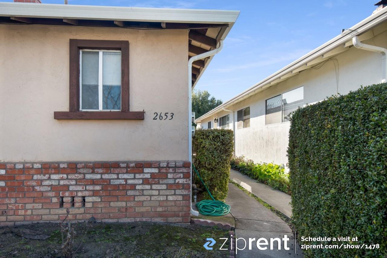 2653 Skylark Dr - Photo 2 of 20