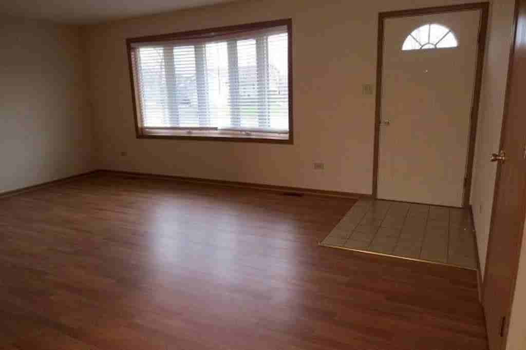 2102 Mystic Dr - Photo 2 of 20