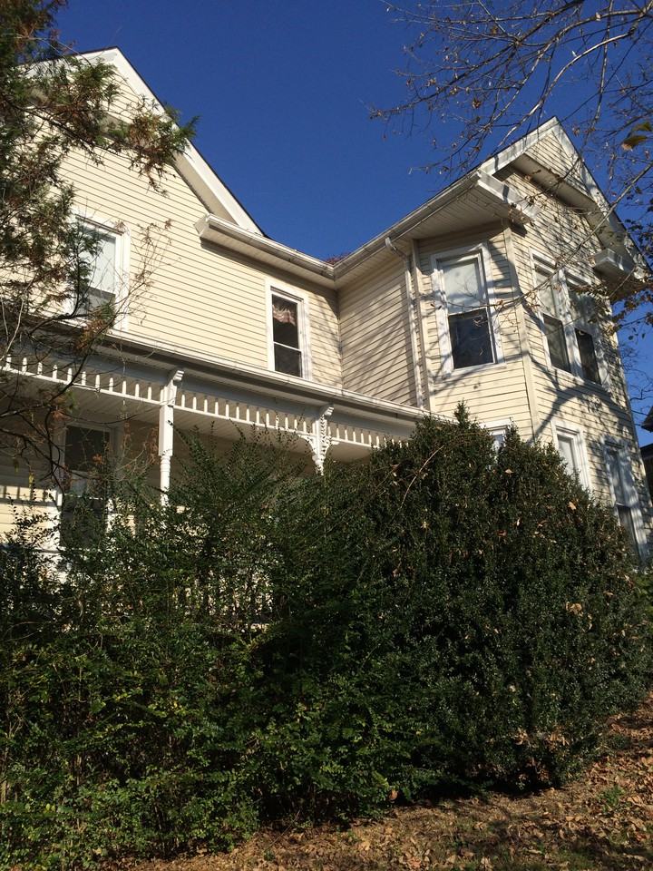 721 Walnut Ave - Photo 2 of 23