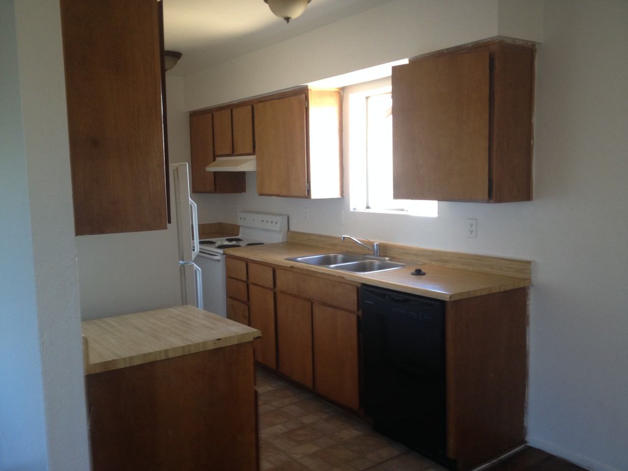 755 W 1st Ave - Photo 2 of 3