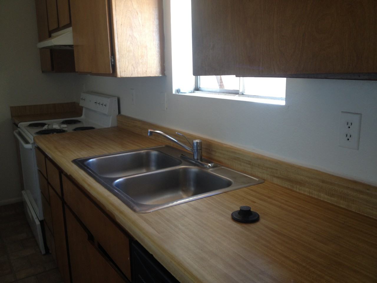 755 W 1st Ave - Photo 3 of 3