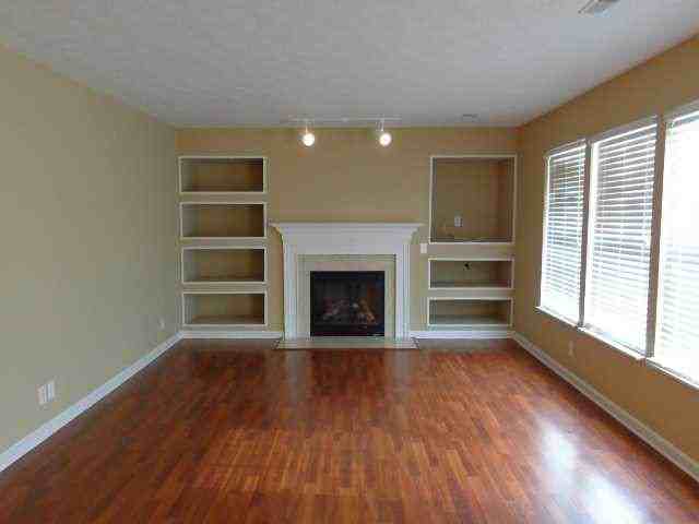 4112 Longfellow Drive - Photo 3 of 14