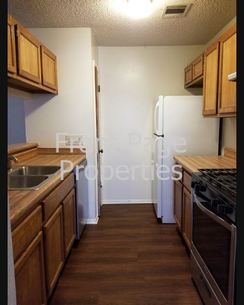 740 Simonetti Dr #B - Photo 5 of 18