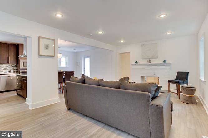 3701 South Dakota Avenue Ne - Photo 2 of 45