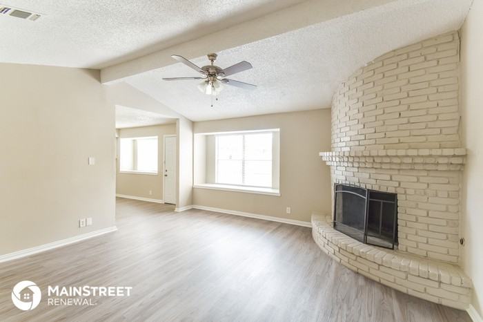 6507 Ridge Circle Drive - Photo 3 of 16