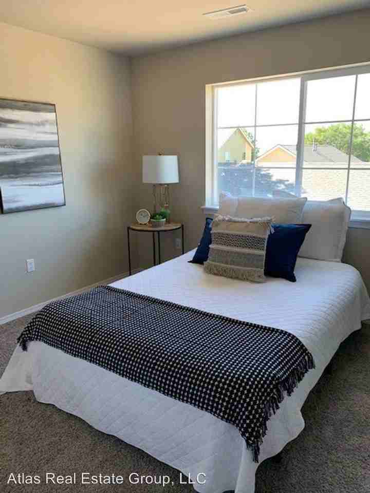 1578,1592,1606,1620 Monterey Road & 1745,1751 Flintshire Street - Photo 2 of 12