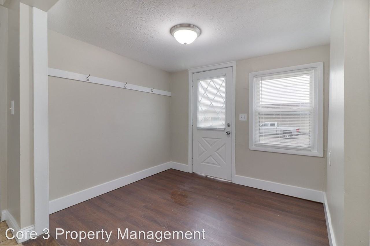 1407 S. Main - Photo 3 of 38