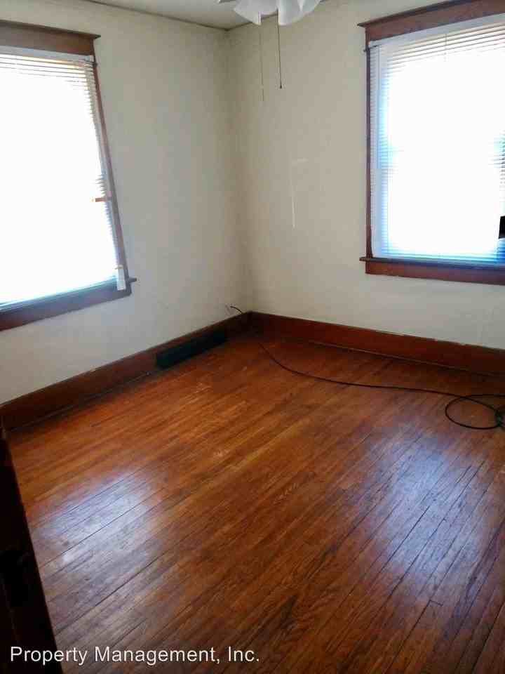 2336 S 17 St - Photo 3 of 18