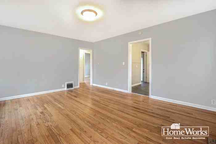 1407 East Sorin Street - Photo 2 of 13