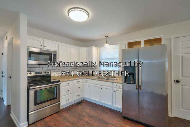 323 Janette Ave - Photo 3 of 26