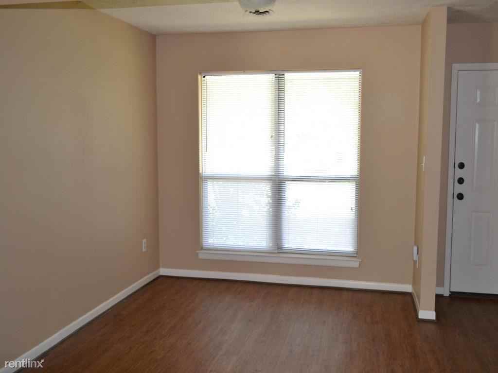 1302 Glade St - Photo 2 of 17