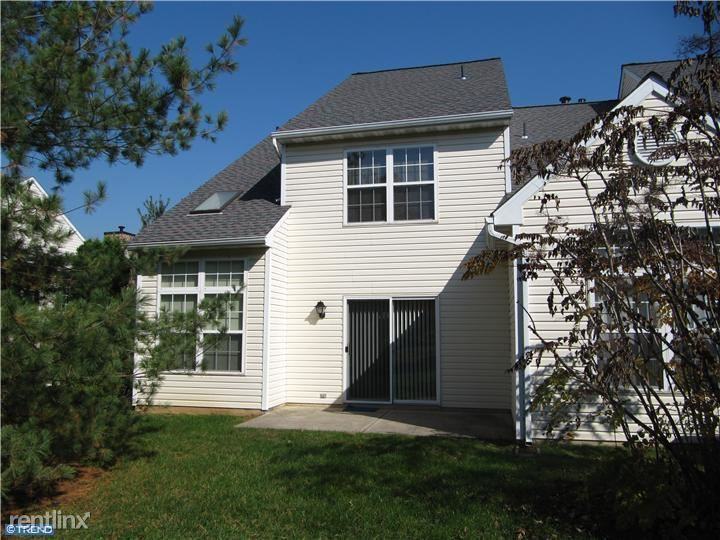 106 Hickory Lane - Photo 3 of 17