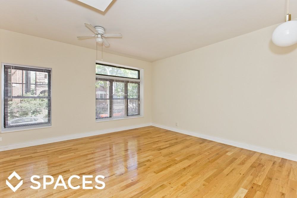 627 W Oakdale Ave - Photo 3 of 9