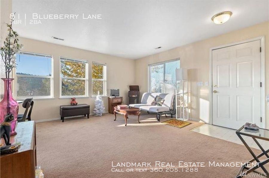 811 Blueberry Lane - Photo 2 of 10