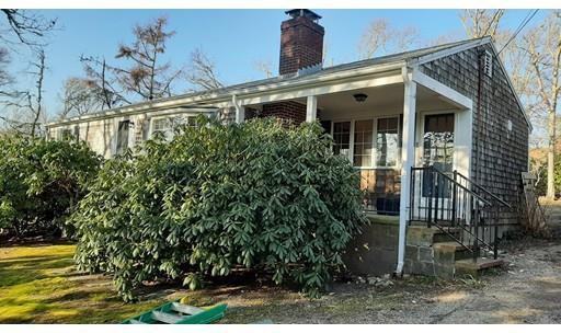 8 Paddock Dr - Photo 2 of 13