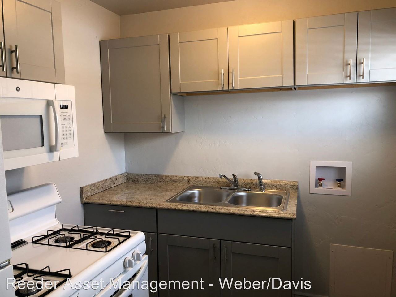 1042 West Farr Avenue - Photo 3 of 9