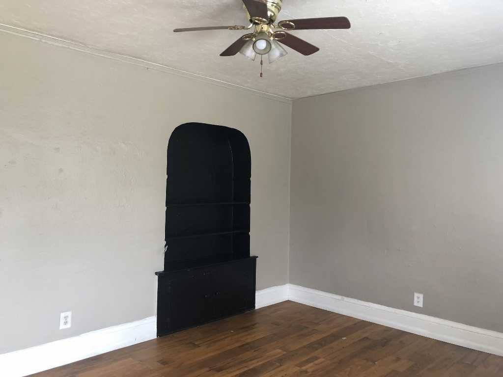 133 N Franklin Blvd - Photo 2 of 7