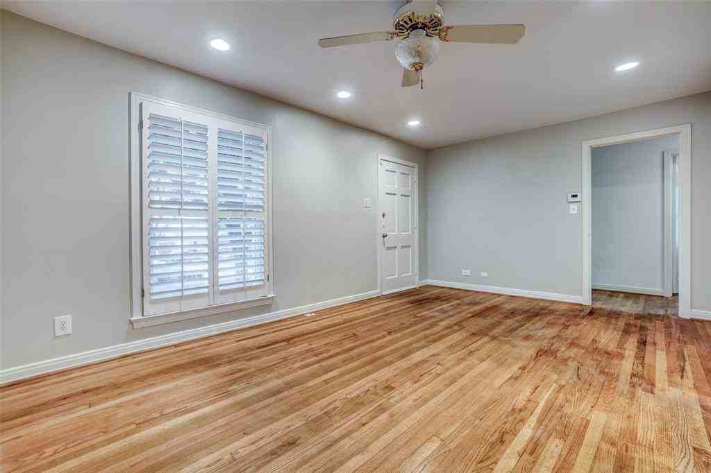 2626 Alco Avenue - Photo 3 of 12