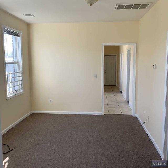 109 Sheridan Avenue - Photo 2 of 24